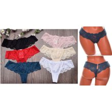 Csipkés, fenekén kivágott és fémdíszes tanga S, M, L, XL