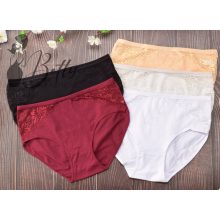 Csipke betétes, nagyobb méretű bugyi L, XL, 2XL, 3XL