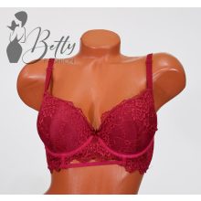 Csipkerátétes melltartó