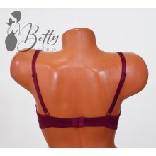 Csipkerátétes melltartó