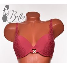 Csipkedíszes, enyhén push-upos melltartó
