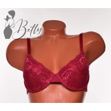 Csipkedíszes melltartó