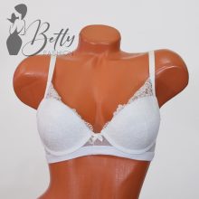 Csipkerátétes melltartó