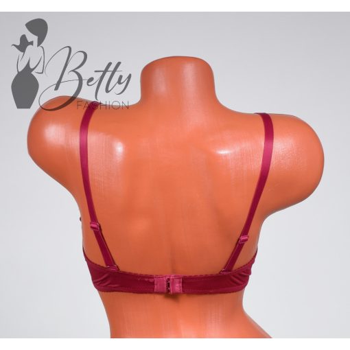 Csipkerátétes melltartó