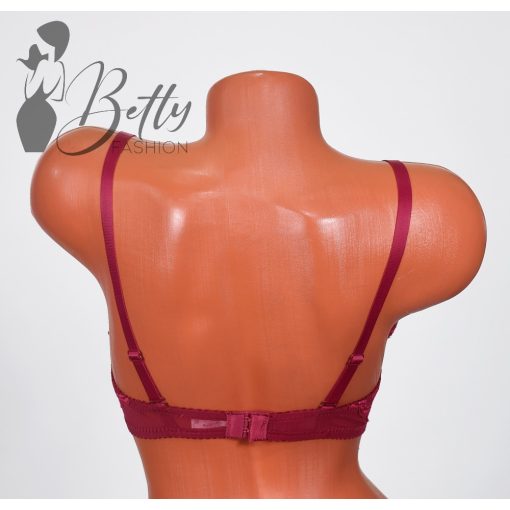 Csipkés és tüllös melltartó