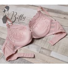 Csipkerátétes, enyhén push-up szivacsos melltartó