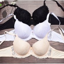 Csipkés melltartó - D és E kosárral