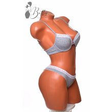 Gombdíszes és csipkeszegélyes melltartó+tanga szett 