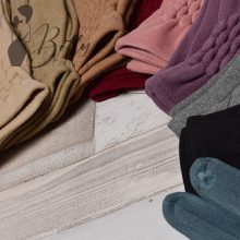 Anyagában mintás kesztyű  