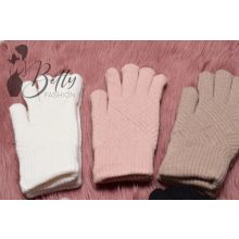 Szőrme bélelt, kötött kesztyű 