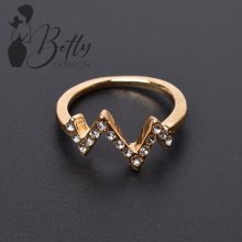 Arany színű, mintás, strasszkő díszes gyűrű