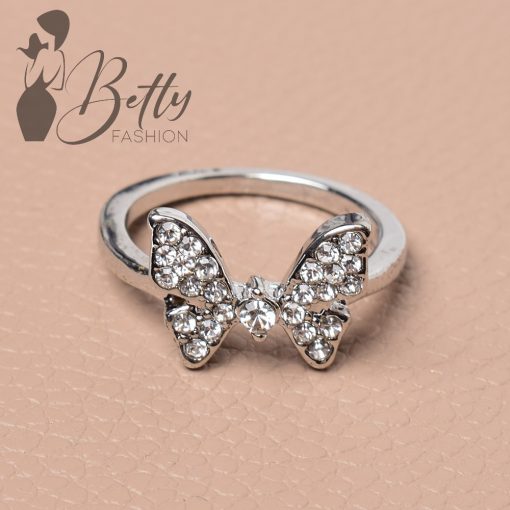 Ezüst színű, mintás, strasszkő díszes gyűrű