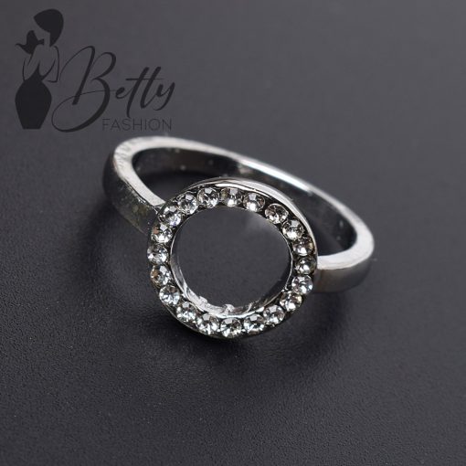 Ezüst színű, mintás, strasszkő díszes gyűrű