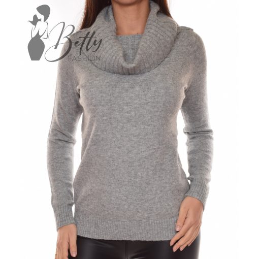 White Top with Jewelry Embellishment S/M