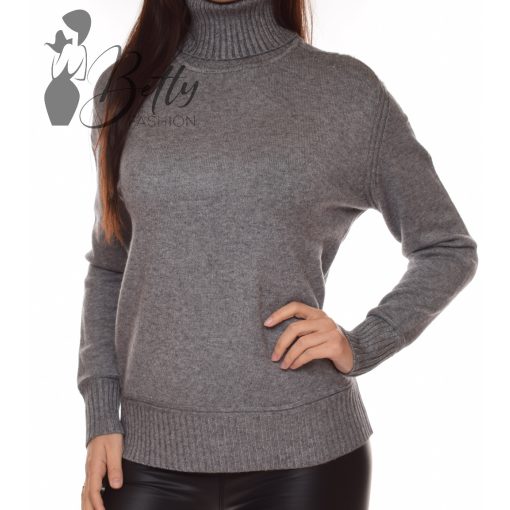 White Top with Jewelry Embellishment S/M