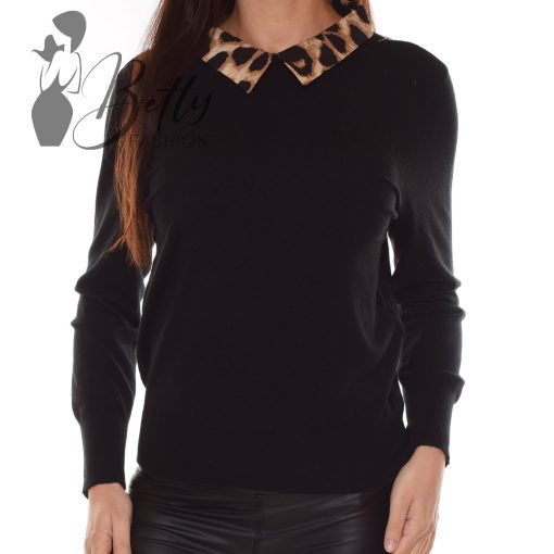 White Top with Jewelry Embellishment S/M