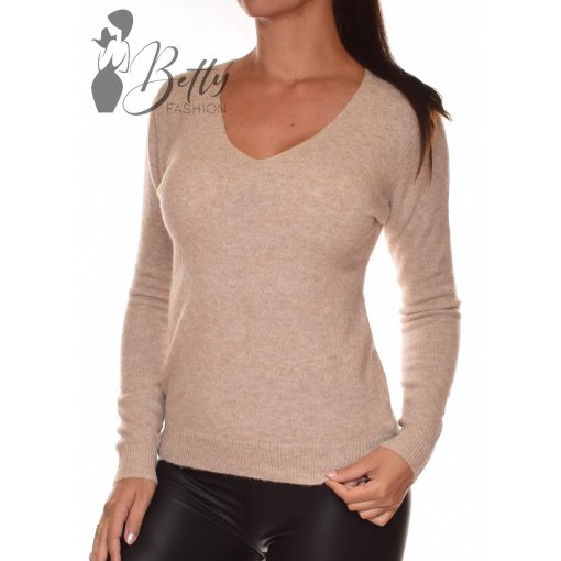 White Top with Jewelry Embellishment S/M