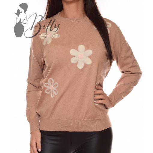 White Top with Jewelry Embellishment S/M