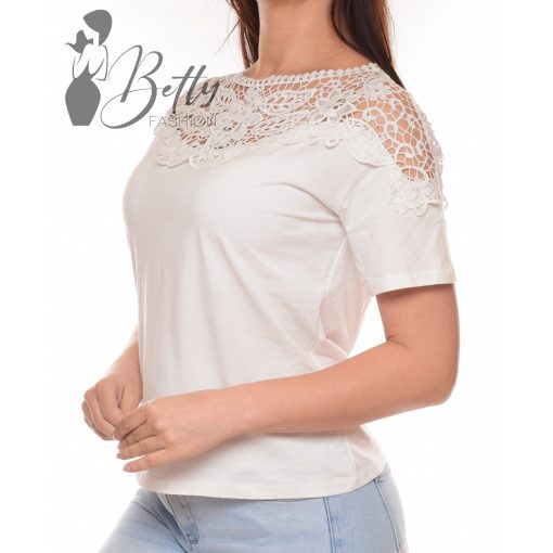 Mellnél és vállán horgolt betétes felső M/L, XL/XXL