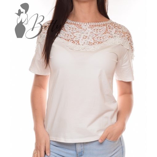 Mellnél és vállán horgolt betétes felső M/L, XL/XXL