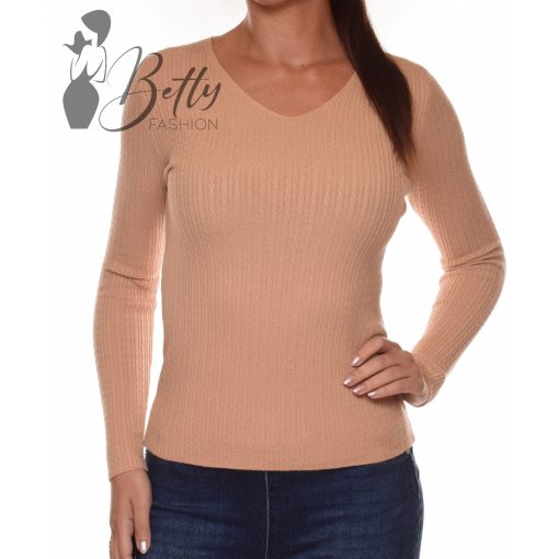 White Top with Jewelry Embellishment S/M