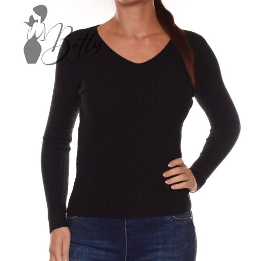 White Top with Jewelry Embellishment S/M