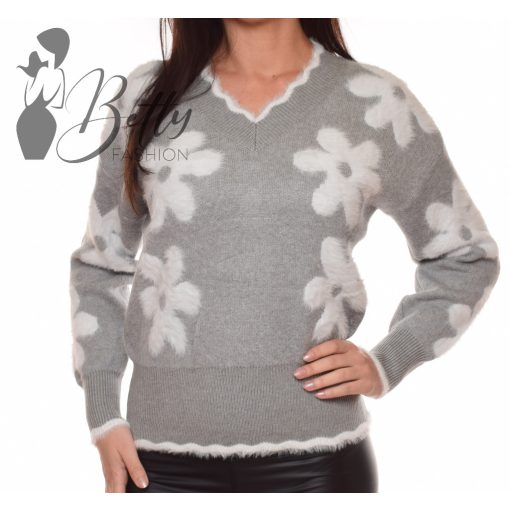 White Top with Jewelry Embellishment S/M