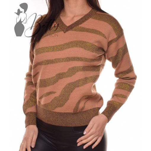 White Top with Jewelry Embellishment S/M