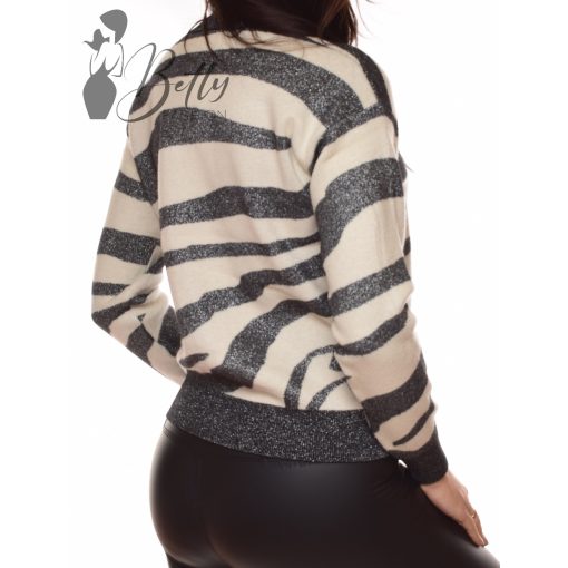 White Top with Jewelry Embellishment S/M