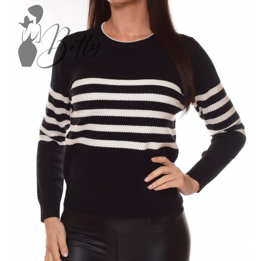 White Top with Jewelry Embellishment S/M