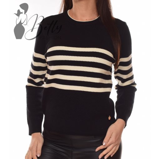 White Top with Jewelry Embellishment S/M