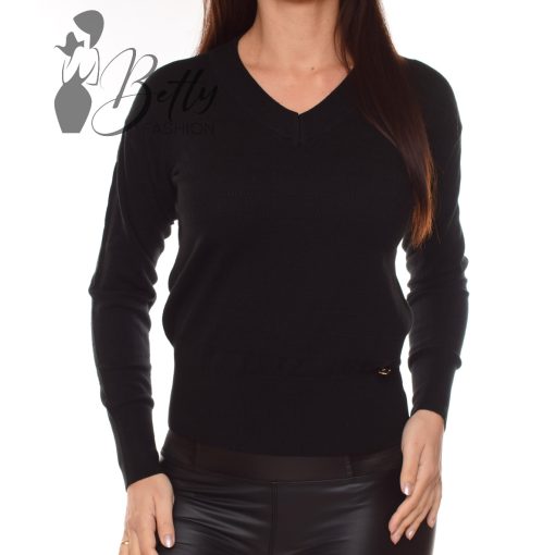 White Top with Jewelry Embellishment S/M