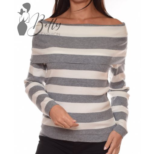 White Top with Jewelry Embellishment S/M