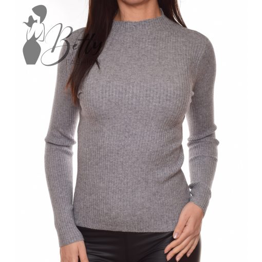 White Top with Jewelry Embellishment S/M