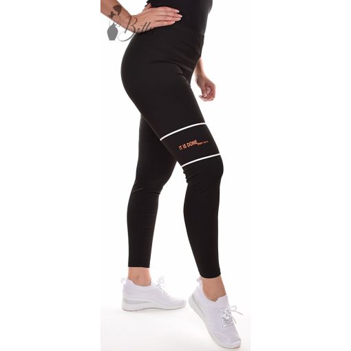 Fekete színű, szárán mintás és feliratos leggings S/M, L/XL